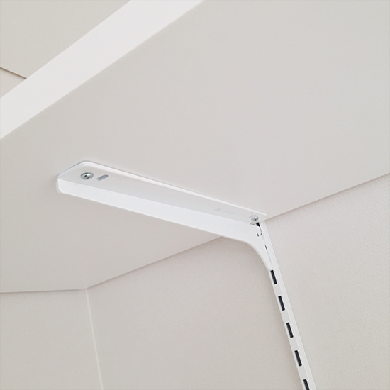 通称ガチャ柱と呼ばれる、ロイヤル社のチャンネルサポート