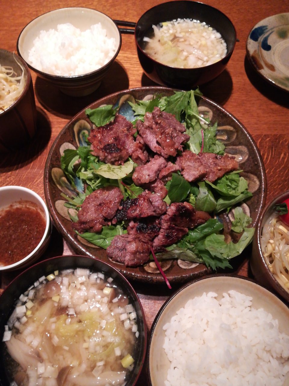 ビーフ塩こうじ焼き
黒酢ソース