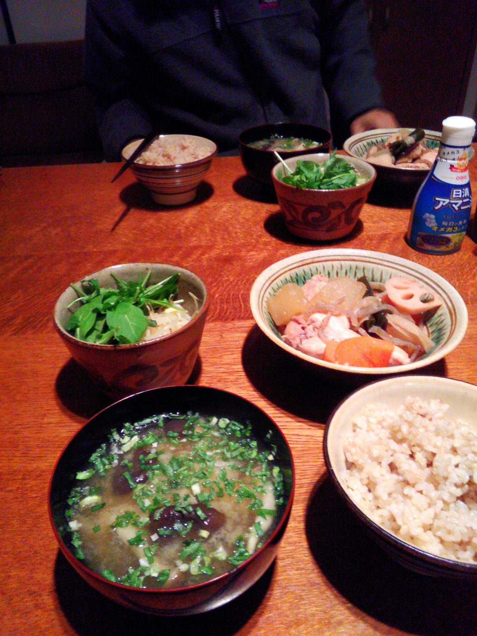 サラダ
と味噌汁