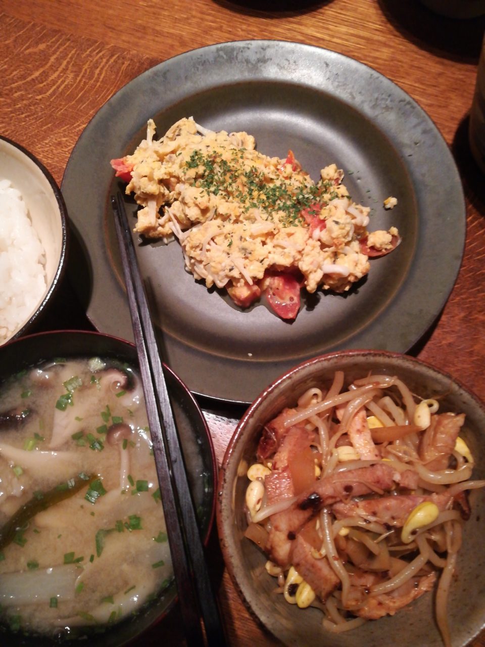 東北人家に触発された
焼豚もやし