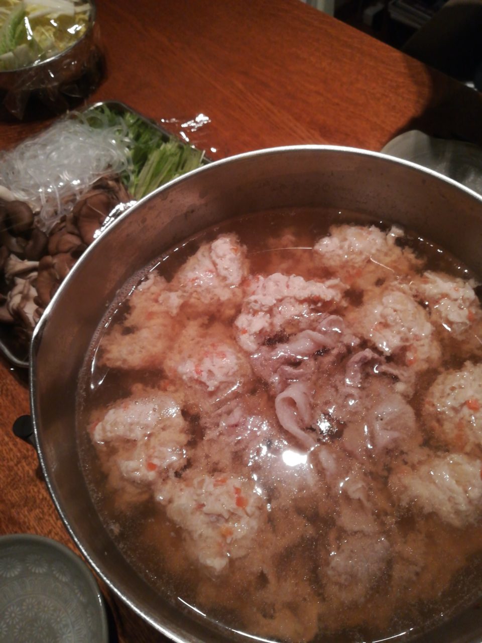 寄せ鍋（鶏つくね&豚肉）
としゅうまい