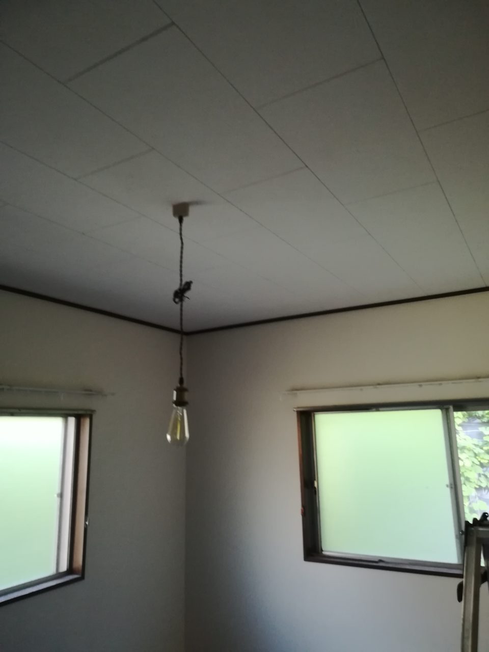 DIY
洋室天井塗り替え