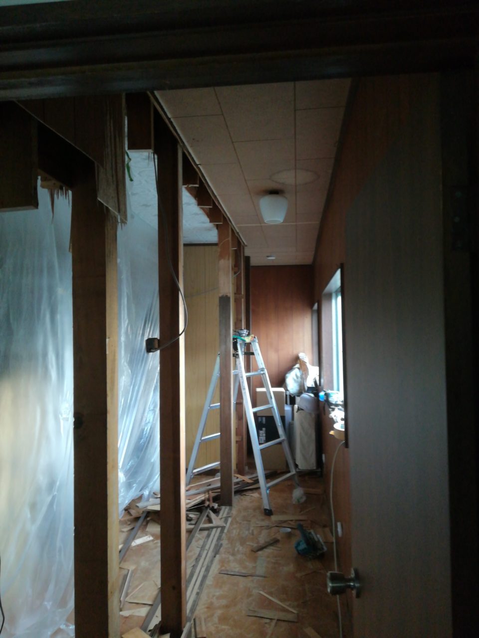 二階廊下壁落とし