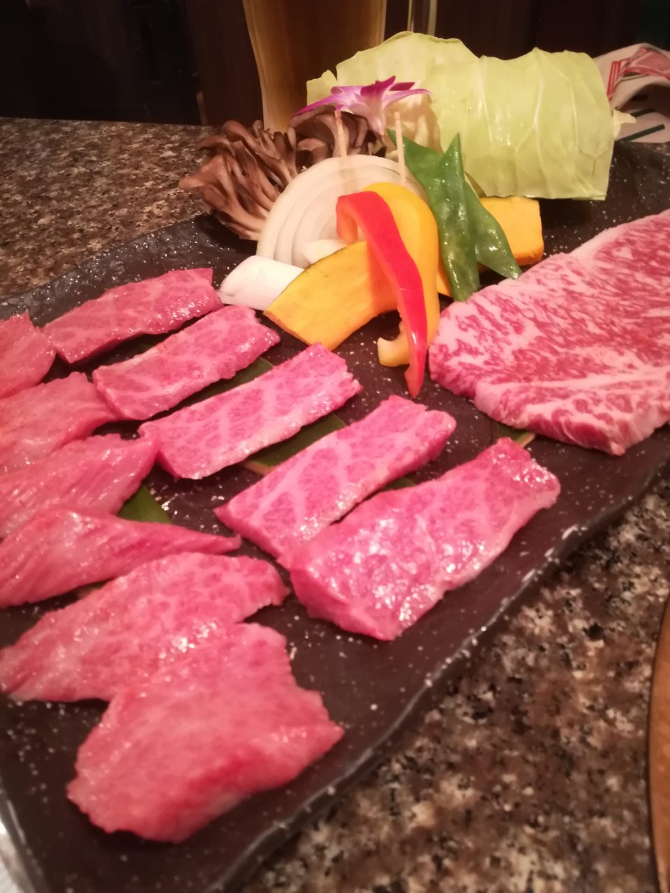 石垣
焼肉 金牛